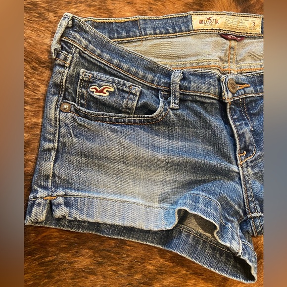 Hollister shorts low rise size 3 - Picture 3 of 8